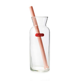 Hanna with Straw (Glass)
